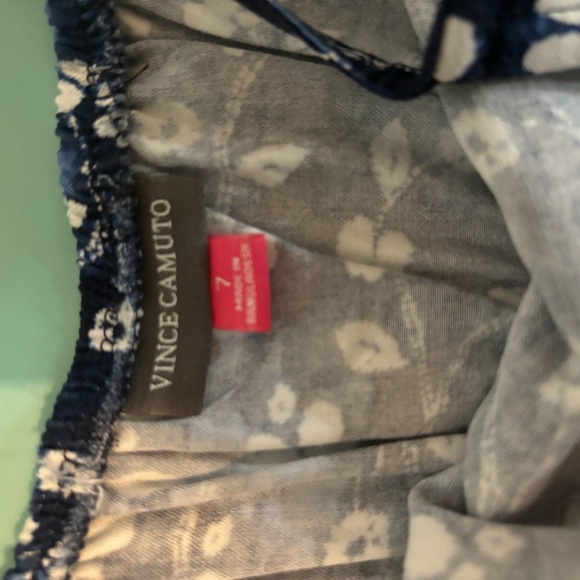 Little GirlsDress slightly worn - Picture 2 of 3